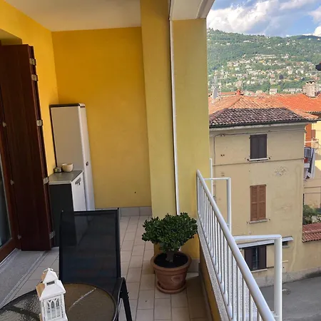 Lägenhet Abbondio - Vicino Al Centro Storico *