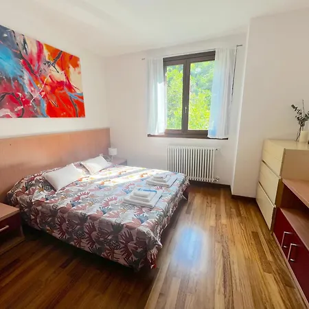 Abbondio - Vicino Al Centro Storico Lägenhet *