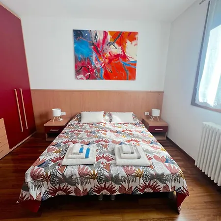 Lägenhet Abbondio - Vicino Al Centro Storico Como